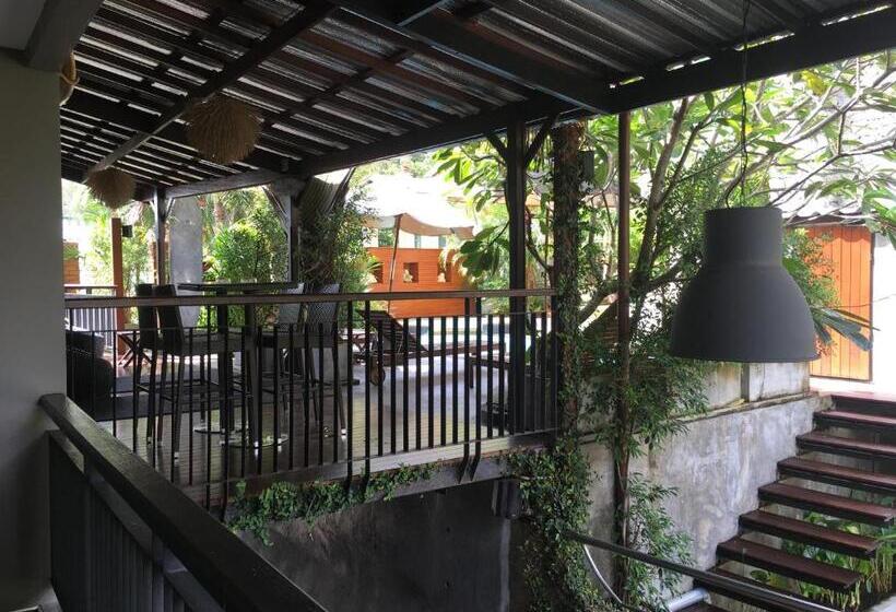 호텔 Baan Andaman Sea Surf