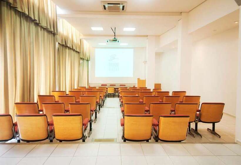 Brivali Hotel E Eventos