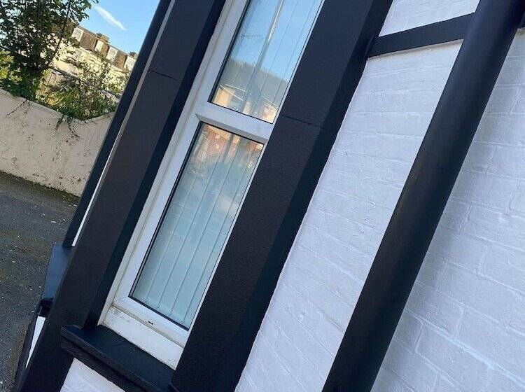 בית מלון כפרי Burlington