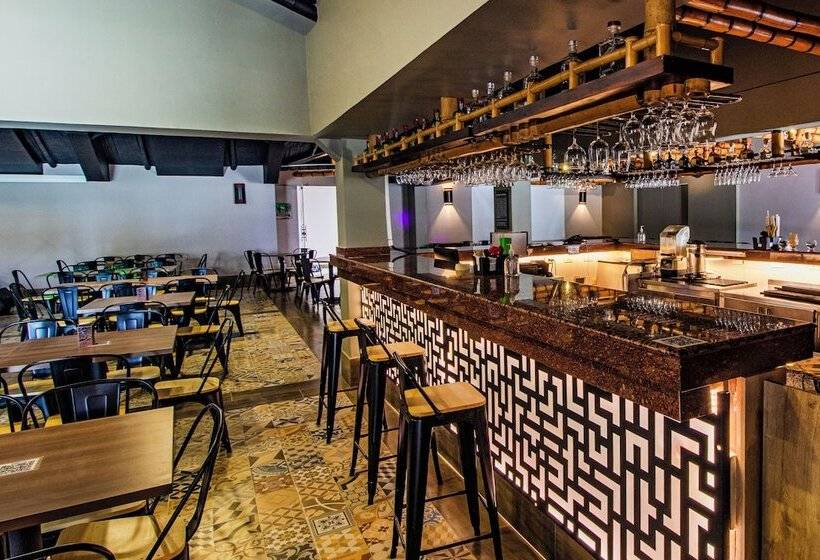 هتل Campestre Las Camelias