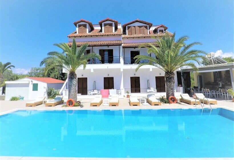 Отель Captains Studios & Apartments