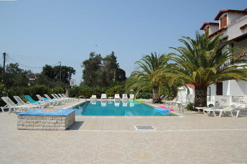 Отель Captains Studios & Apartments