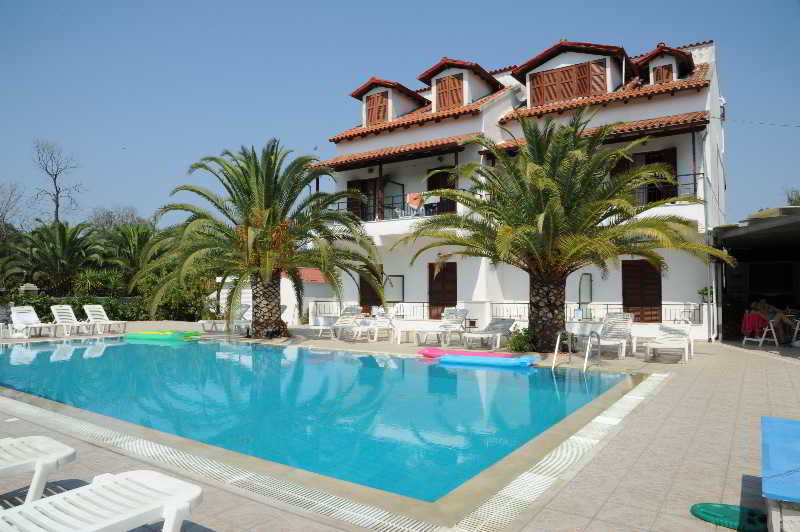 Отель Captains Studios & Apartments