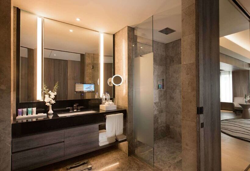 هتل Conrad Manila