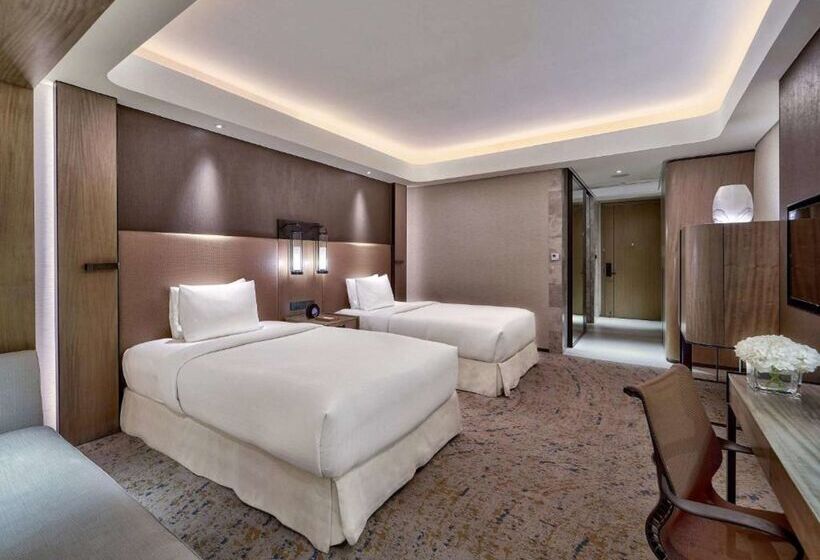 هتل Conrad Manila