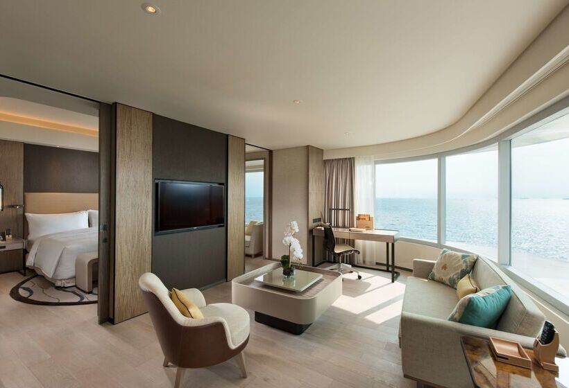 هتل Conrad Manila