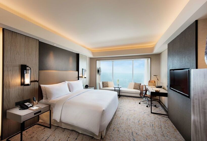 هتل Conrad Manila