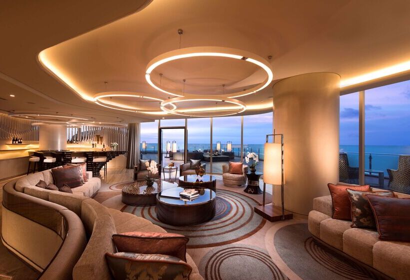 هتل Conrad Manila