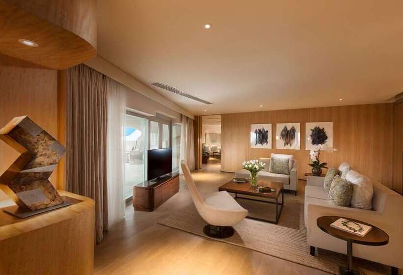 هتل Conrad Manila