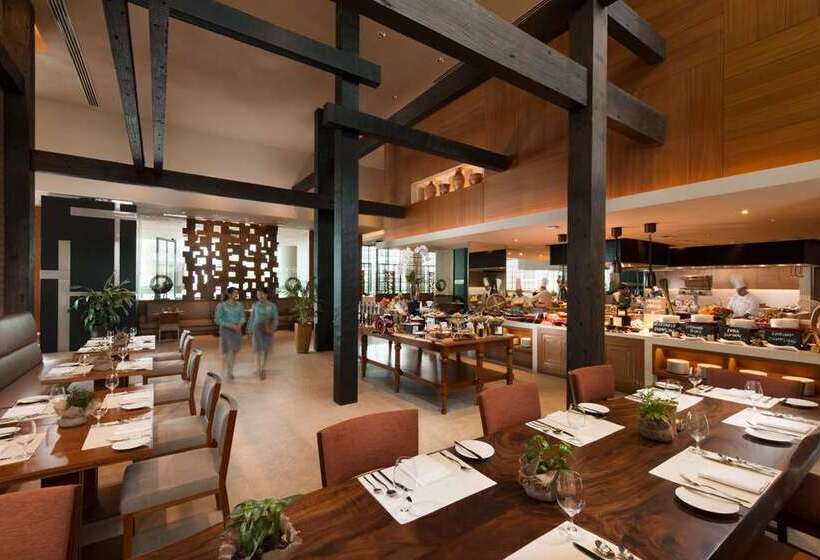 هتل Conrad Manila