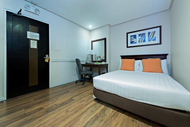 Court Meridian Hotel & Suites