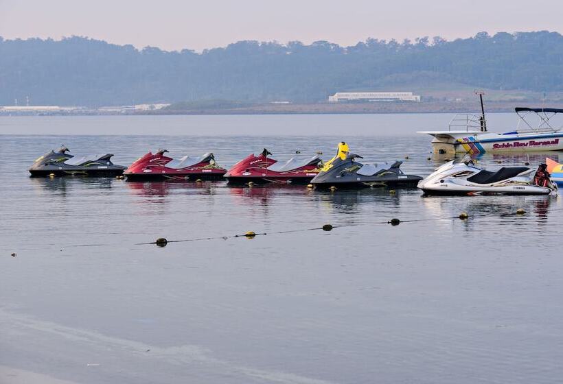 Court Meridian Hotel & Suites