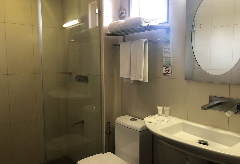 Court Meridian Hotel & Suites