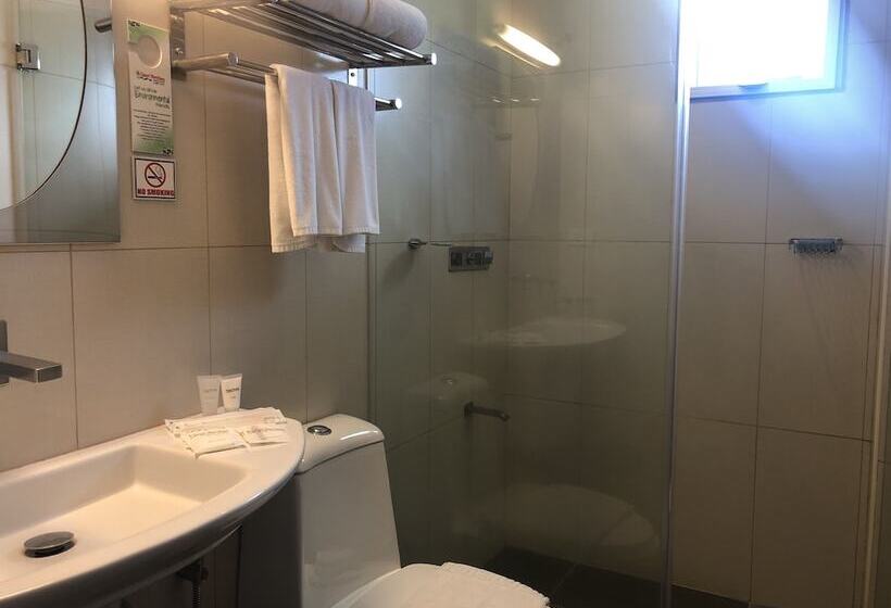 Court Meridian Hotel & Suites