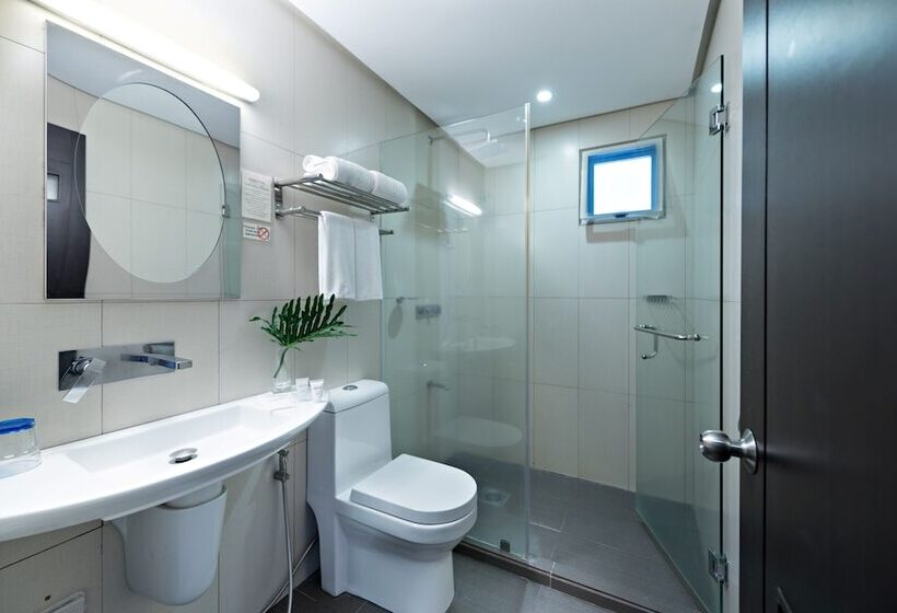 Court Meridian Hotel & Suites