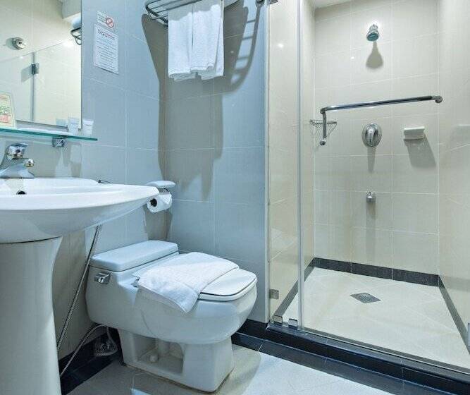 Court Meridian Hotel & Suites