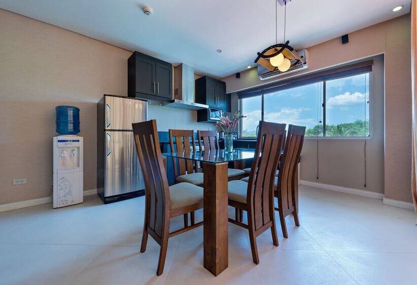 Court Meridian Hotel & Suites