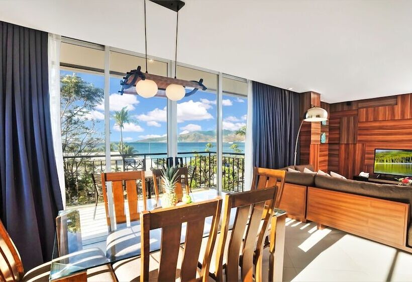 Court Meridian Hotel & Suites