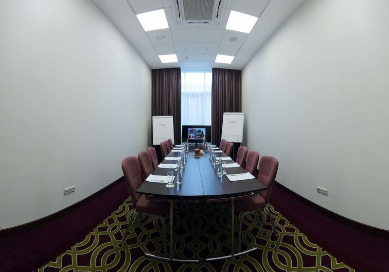 هتل Courtyard By Marriott Nizhny Novgorod City Center
