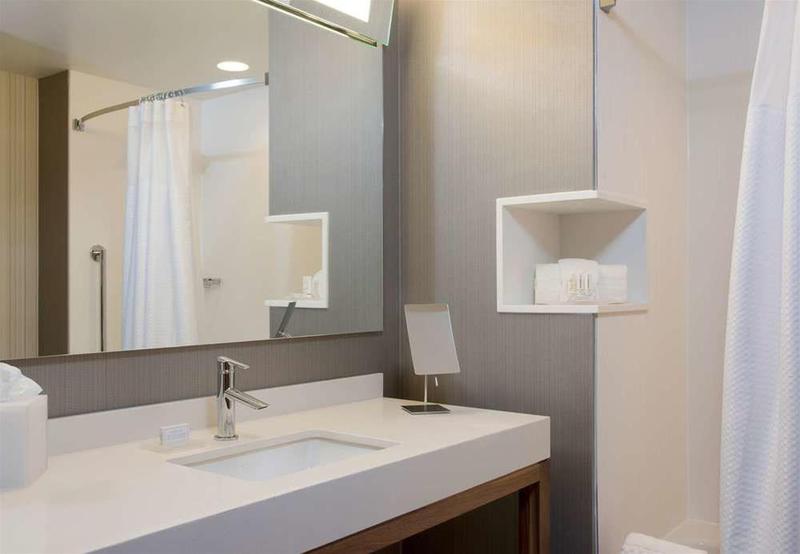 ホテル Courtyard By Marriott Holland Downtown