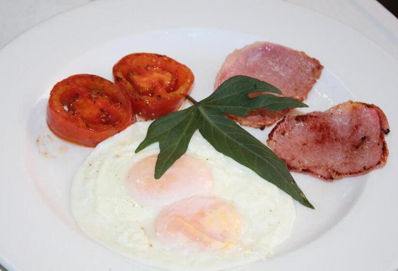 בית מלון כפרי Devocean Eco Adventure Lodge