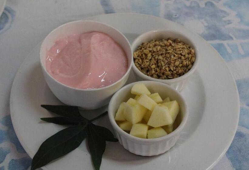 בית מלון כפרי Devocean Eco Adventure Lodge