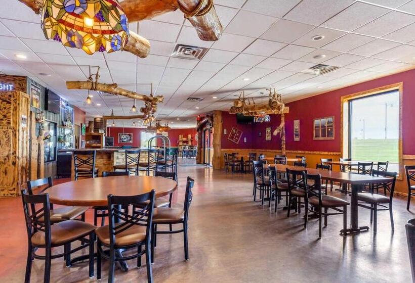 فندق Econo Lodge Inn & Suites Brookings