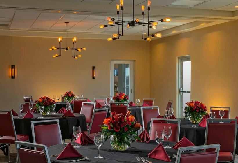 ホテル Four Points By Sheraton Midland