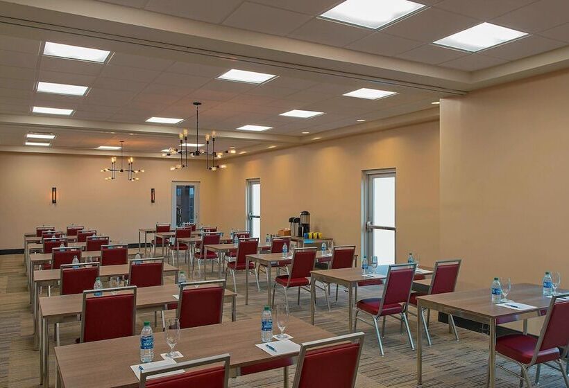 ホテル Four Points By Sheraton Midland