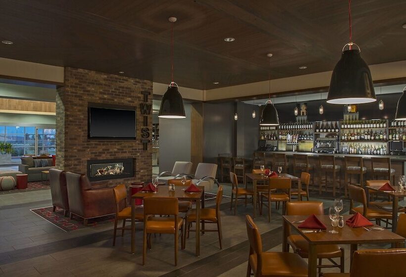 ホテル Four Points By Sheraton Midland