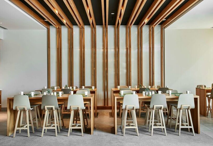 هتل Hilton Garden Inn Dubai, Mall Avenue