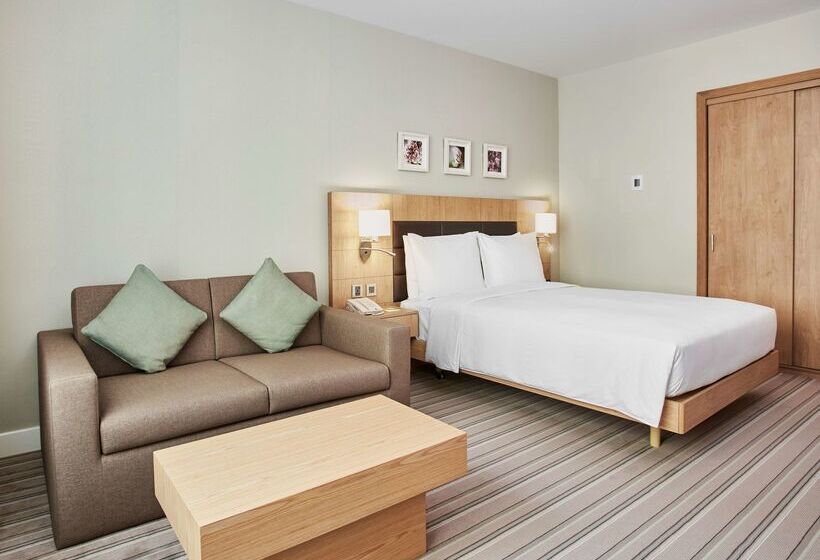 هتل Hilton Garden Inn Dubai, Mall Avenue