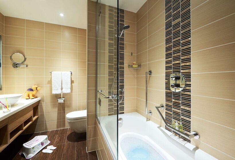 هتل Hilton Garden Inn Dubai, Mall Avenue