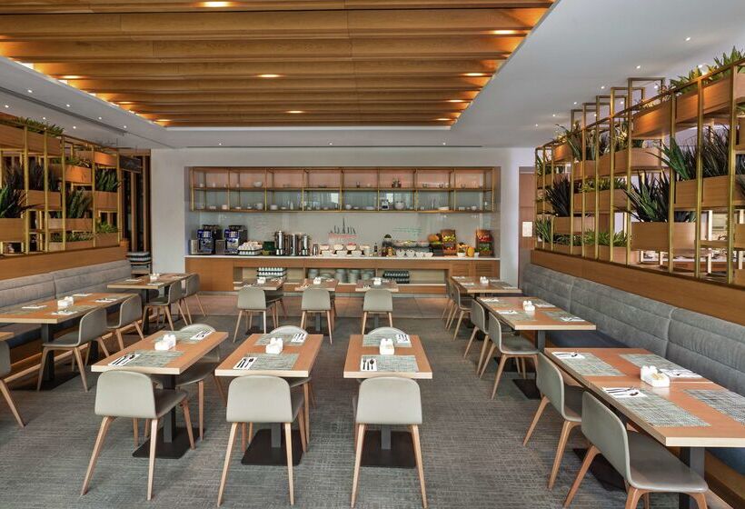 هتل Hilton Garden Inn Dubai, Mall Avenue