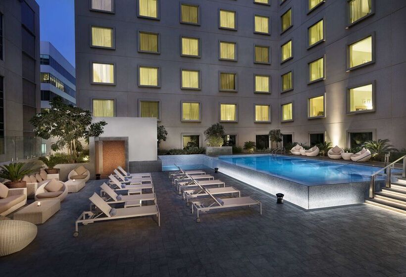 هتل Hilton Garden Inn Dubai, Mall Avenue