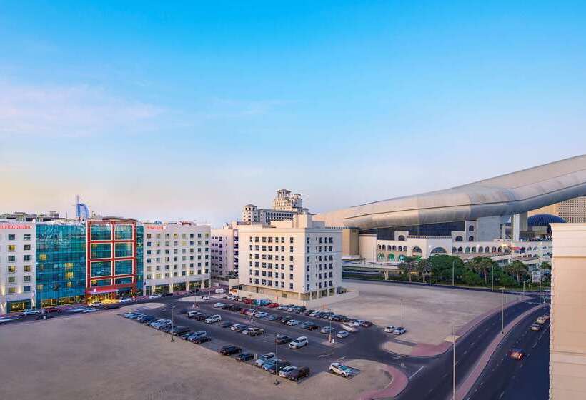 هتل Hilton Garden Inn Dubai, Mall Avenue