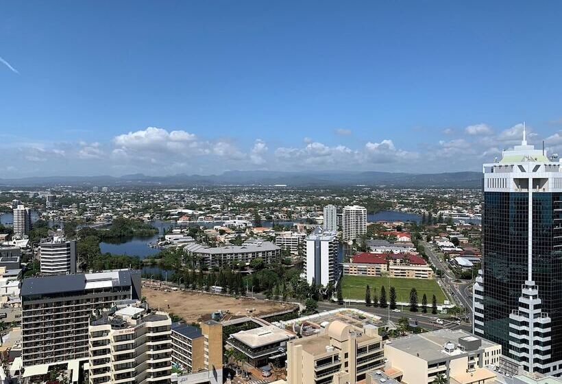 Hilton Surfers Paradise Hotel & Residences