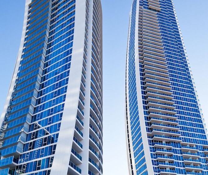 Hilton Surfers Paradise Hotel & Residences