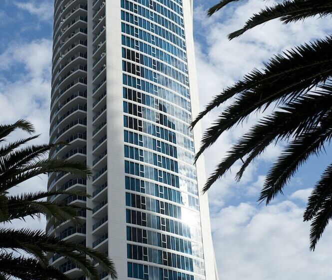 Hilton Surfers Paradise Hotel & Residences