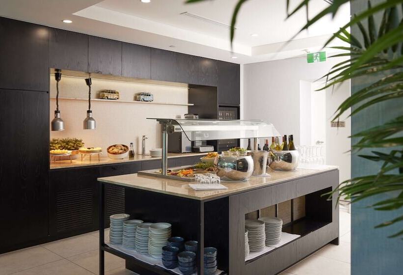 Hilton Surfers Paradise Hotel & Residences