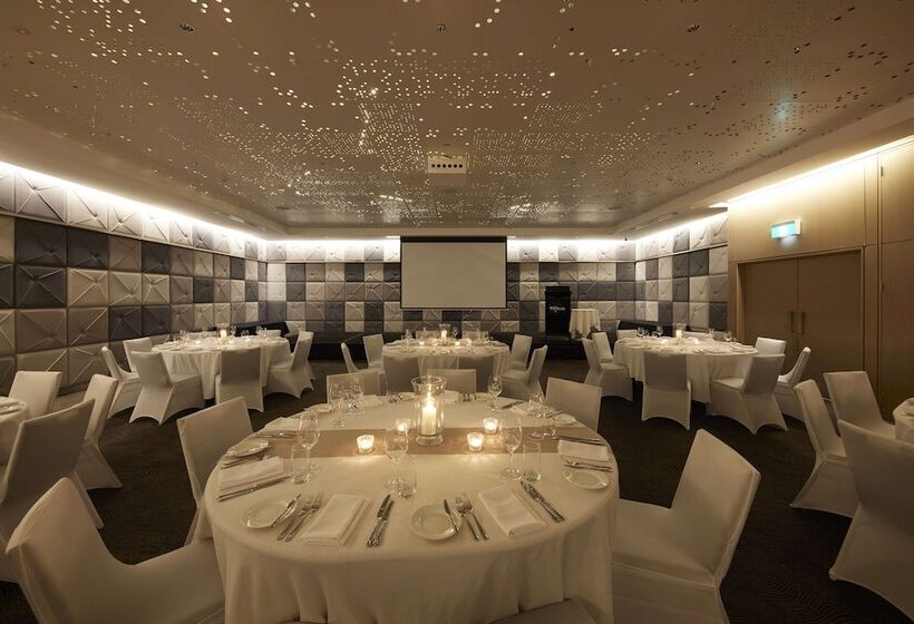 Hilton Surfers Paradise Hotel & Residences