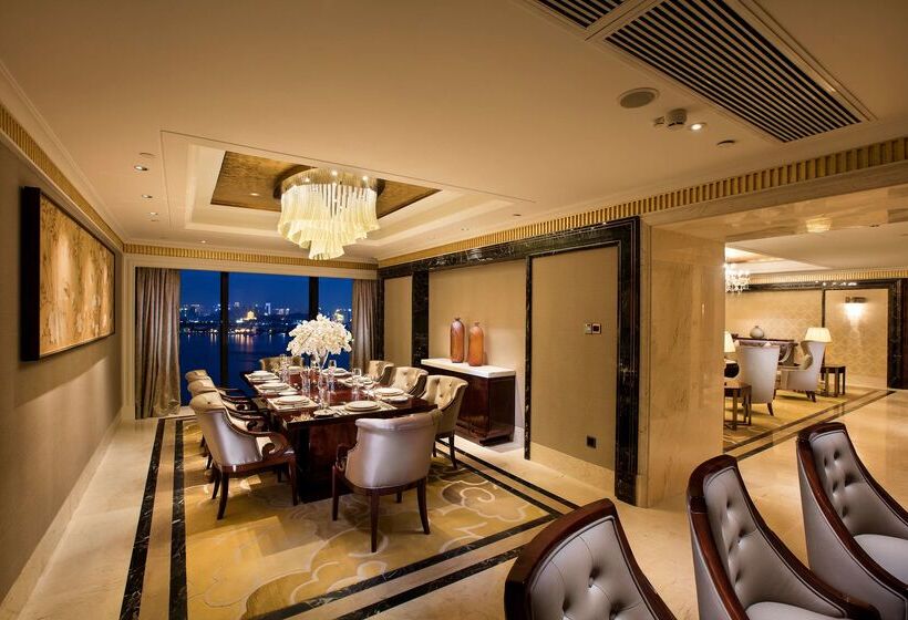 酒店 Hilton Wuhan Riverside
