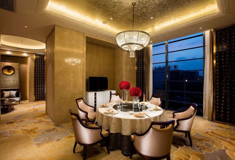 酒店 Hilton Wuhan Riverside