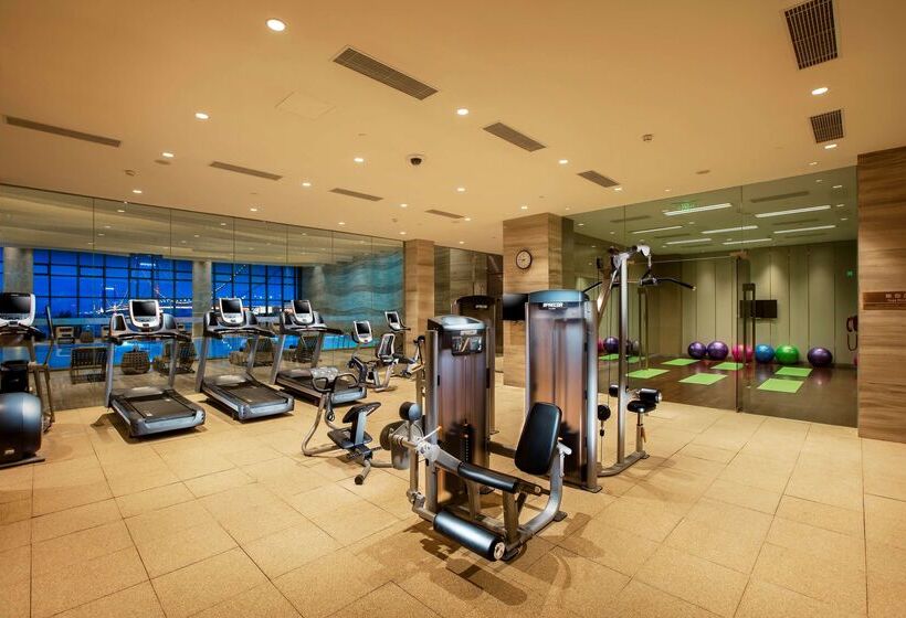 酒店 Hilton Wuhan Riverside