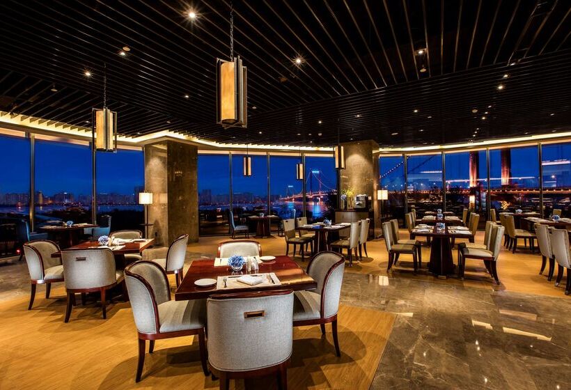 酒店 Hilton Wuhan Riverside