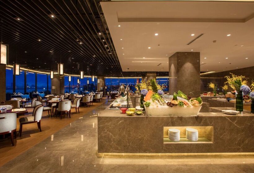 酒店 Hilton Wuhan Riverside