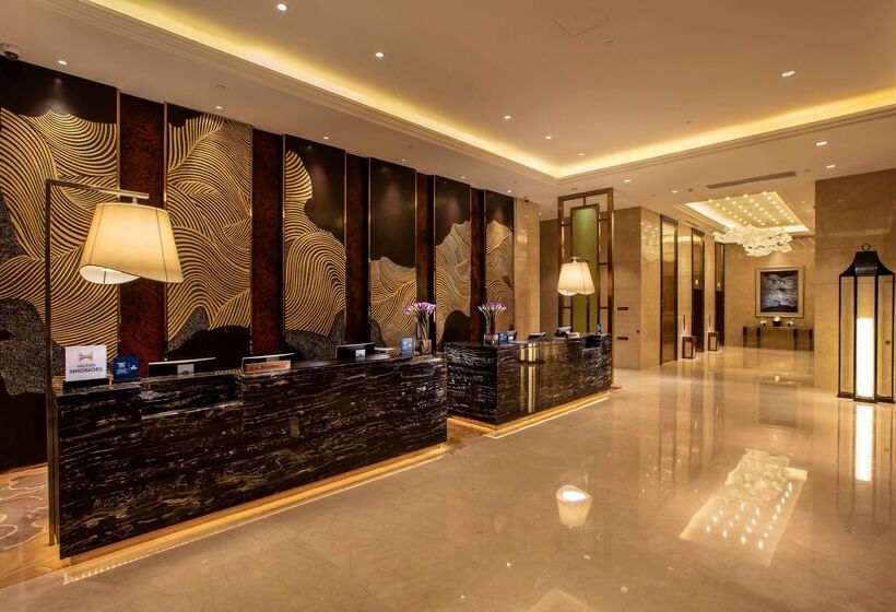 酒店 Hilton Wuhan Riverside