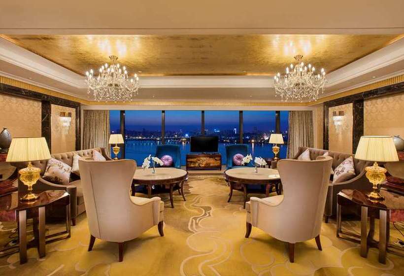 酒店 Hilton Wuhan Riverside