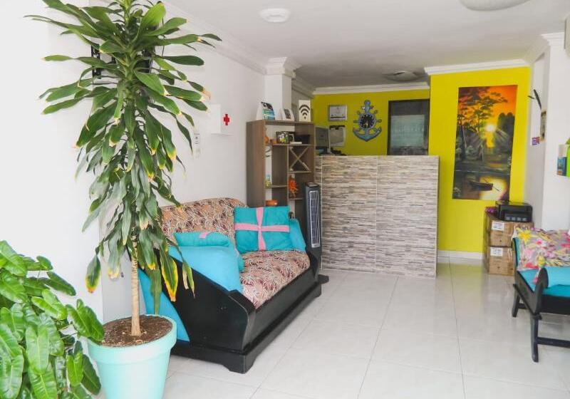 בית מלון כפרי Hostel Stingray