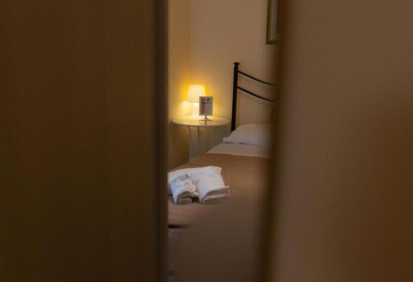 בית מלון כפרי Il Borgo Ristorante Pizzeria Camere